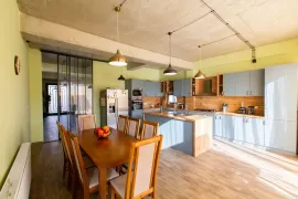 ქირავდება სახლი, 10 ოთახიანი, მცხეთა, ნატახტარი