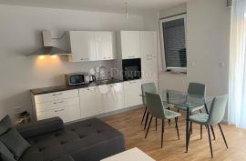 Vodice-novogradnja sa garažom, 143m2, Vodice, Appartment