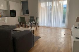 Vodice-novogradnja sa garažom, 143m2, Vodice, Appartment