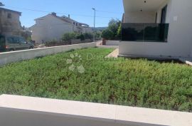 Vodice-novogradnja sa garažom, 143m2, Vodice, Appartment