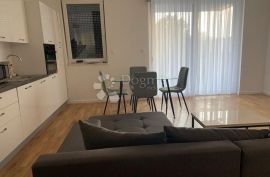 Vodice-novogradnja sa garažom, 143m2, Vodice, Appartment