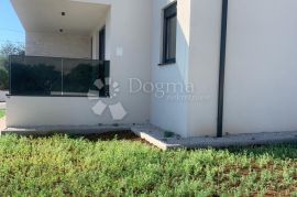 Vodice-novogradnja sa garažom, 143m2, Vodice, Appartment