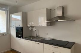 Vodice-novogradnja sa garažom, 143m2, Vodice, Appartment