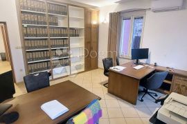 Idealan poslovni prostor, Pula, Commercial property