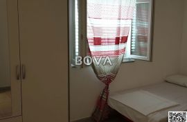 Kuća sa 4 apartmana 240 m2 – Nin *Prvi red do mora* (ID-2241), Nin, Famiglia