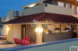 Kuća sa 4 apartmana 240 m2 – Nin *Prvi red do mora* (ID-2241), Nin, بيت