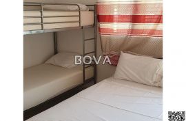 Kuća sa 4 apartmana 240 m2 – Nin *Prvi red do mora* (ID-2241), Nin, Famiglia