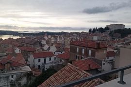 ŠIBENIK CENTAR GRADA PREKRASNA KUĆA SA PRELJEPIM POGLEDOM, Šibenik, بيت