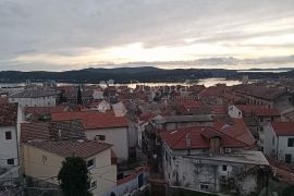 ŠIBENIK CENTAR GRADA PREKRASNA KUĆA SA PRELJEPIM POGLEDOM, Šibenik, بيت