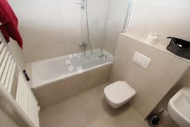 KANTRIDA KOMFORAN STAN SA PROSTRANOM TERASOM, Rijeka, Apartamento