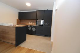 KANTRIDA KOMFORAN STAN SA PROSTRANOM TERASOM, Rijeka, Apartamento