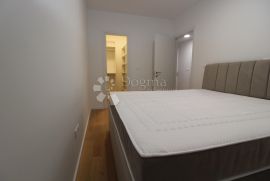 KANTRIDA KOMFORAN STAN SA PROSTRANOM TERASOM, Rijeka, Apartamento