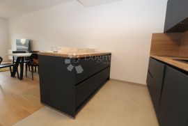 KANTRIDA KOMFORAN STAN SA PROSTRANOM TERASOM, Rijeka, Apartamento