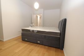 KANTRIDA KOMFORAN STAN SA PROSTRANOM TERASOM, Rijeka, Apartamento