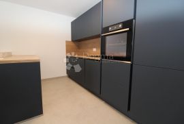 KANTRIDA KOMFORAN STAN SA PROSTRANOM TERASOM, Rijeka, Apartamento