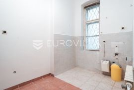 Zagreb, Trg bana Josipa Jelačića, jedinstven peterosoban stan 148,08 m2, Zagreb, Appartment