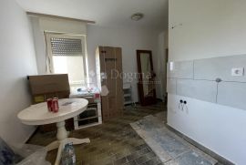 Renovirani stan na Vidikovcu, Pula, Apartamento