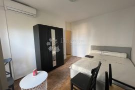 Renovirani stan na Vidikovcu, Pula, Apartamento