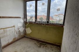 Stoja - stan na dvije etaže za adaptaciju, Pula, Flat