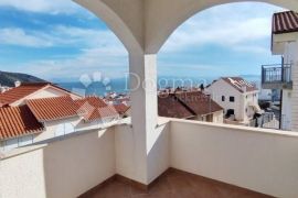 APARTMANSKA KUĆA ČIOVO/OKRUG/RASTIĆI (4+1 APARTMAN), Delnice, Casa