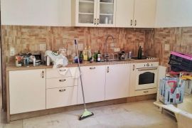 APARTMANSKA KUĆA ČIOVO/OKRUG/RASTIĆI (4+1 APARTMAN), Delnice, Casa