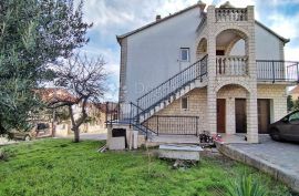 APARTMANSKA KUĆA ČIOVO/OKRUG/RASTIĆI (4+1 APARTMAN), Delnice, Casa