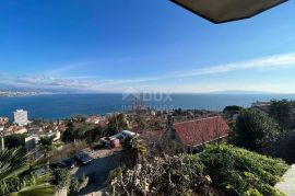 OPATIJA- stan ( etaža), 160 m2, 4 s kl., POGLED, OKUĆNICA, Opatija, Daire