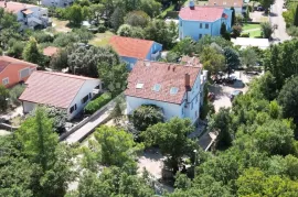 KUĆA SA 6 APARTMANA - KRK, Krk, Σπίτι