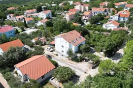 KUĆA SA 6 APARTMANA - KRK, Krk, Σπίτι