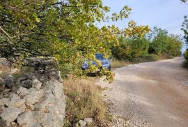 Otok Krk, Šilo -  Očišćeno, ravno poljoprivredno zemljište, buduće građevinsko, 600m do prekrasnih plaža, mora i supermarketa s pristupnim putem !, Dobrinj, Zemljište