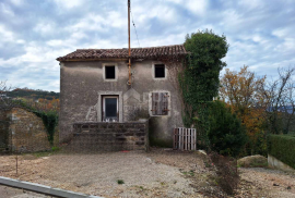 ISTRA, MOTOVUN - Samostojeća kamena starina s pogledom na Motovun i glavnim projektom za obnovu, Motovun, Casa