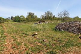 ISTRA, MARČANA - Građevinsko zemljište u mirnom naselju, Marčana, Land