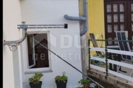 CRIKVENICA, CENTAR - PRILIKA kuća u strogom centru 85m², Crikvenica, Haus