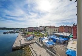 Rovinj, tri atraktivna apartmana u prvom redu do mora, Rovinj, Flat