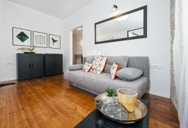 Rovinj, tri atraktivna apartmana u prvom redu do mora, Rovinj, Kвартира