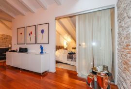 Rovinj, tri atraktivna apartmana u prvom redu do mora, Rovinj, Flat