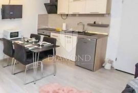 Rovinj, šarmanatan stan na traženoj lokaciji, Rovinj, Appartment