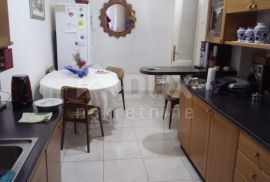 RIJEKA, CENTAR - Gospodski stan s balkonom u samom centru, Rijeka, Apartamento