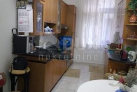 RIJEKA, CENTAR - Gospodski stan s balkonom u samom centru, Rijeka, Apartamento