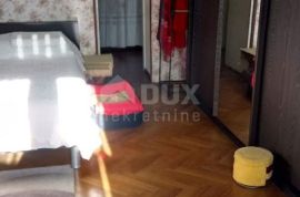 RIJEKA, CENTAR - Gospodski stan s balkonom u samom centru, Rijeka, Apartamento