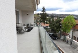 VOLOSKO, OPATIJA- stan 121m2 s panoramskim pogledom na more, Opatija, شقة