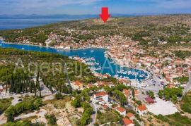 Milna otok Brač 19914 m2 poljoprivredno zemljište 500m od mora, Milna, Γη