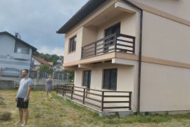 Kuća sa zemljištem Sarajevo - Novi Grad 200m2, Sarajevo Novi Grad, Garaža