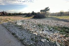 Istra, Ližnjan, veliko građevinsko zemljište  770 m2  za P+1 ili dvojna kuća, Ližnjan, Terreno