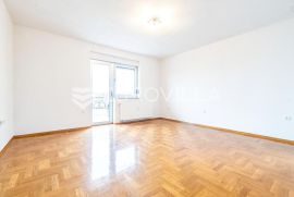 Zagreb, Špansko, dva odvojena stana  NKP 134,85 m2, terasa, parking, Zagreb, Wohnung