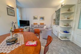 OPATIJA, CENTAR - stan za najam u povijesnoj vili, 50m od mora, Opatija, Apartamento