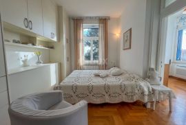 OPATIJA, CENTAR - stan za najam u povijesnoj vili, 50m od mora, Opatija, Apartamento