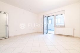 Zagreb, Špansko, poslovni prostor NKP 235 m2,  2 PM, Zagreb, Propiedad comercial