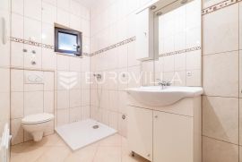 Zagreb, Špansko, poslovni prostor NKP 235 m2,  2 PM, Zagreb, Propiedad comercial