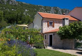 VINODOLSKA DOLINA, BRIBIR - Kompleks od 2 vile, vinograd i teniski teren!, Vinodolska Općina, Maison